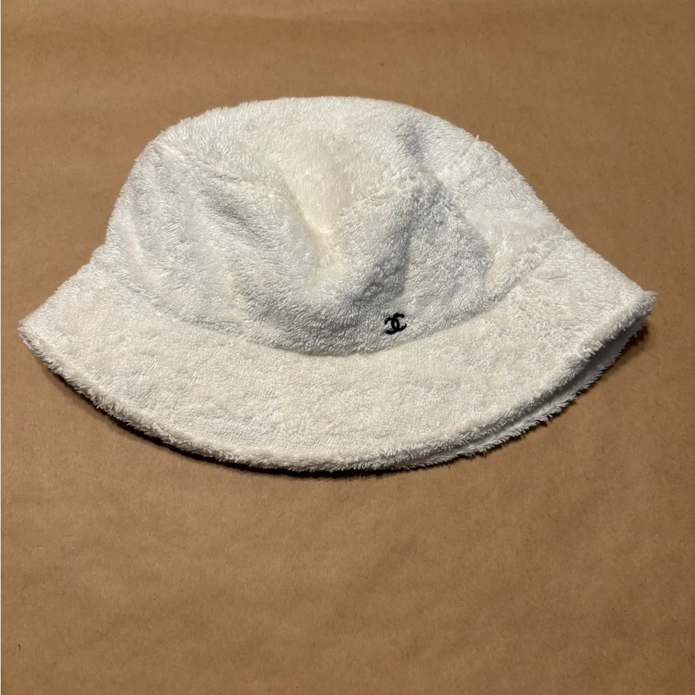 CHANEL TERRY CLOTH BUCKET‎ HAT